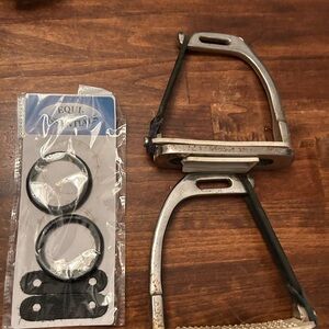 Equi Royal Horse Stirrups with Accessories